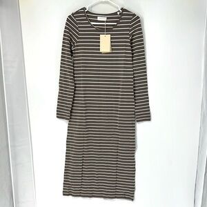 Mama licious NWT maternity midi dress small